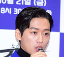 [BZ포토] 남궁민, 목이 타네