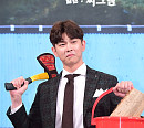 [BZ포토] 윤균상, 듬직한 나무꾼