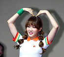 [BZ포토] 아이오아이 김청하, 하트 장인