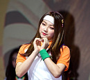 [BZ포토] 아이오아이 강미나, 수줍은 과즙 하트