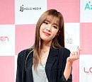 [BZ포토] 김나영, 하트는 어색해요
