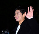 [BZ포토] 박보검, 세자 저하의 은혜로운 손인사