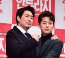 [BZ포토] 조진웅-박정민, 매니저 고충 알게 됐어요~