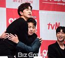 [BZ포토] 서강준, 이광수X박정민 케미가 부러워~
