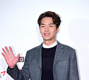 [BZ포토] 김태훈, 훈훈한 손인사