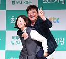 [BZ포토] 김숙, 내가 업어키운 윤정수~