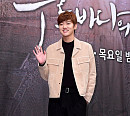 [BZ포토] 신원호, 수줍은 포토타임