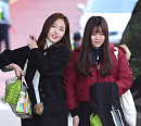 [BZ포토] 여자친구 신비-엄지, 수능치러 가는 가벼운 발걸음