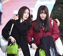 [BZ포토] 여자친구 신비-엄지, '언니들이 도시락 싸줬어요~'