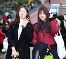 [BZ포토] 여자친구 신비-엄지, 오늘 수능 응시해요!