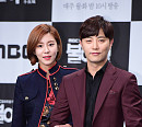 [BZ포토] 유이-진구, 살포시 팔짱 끼고