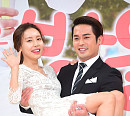 [BZ포토] 이상인-이종수, 노출 사고 우려되는 과감한 포즈