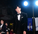 [BZ포토] 류준열, 청룡영화상 레드카펫 밟아요~