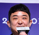[BZ포토] 인사말 전하는 '여교사' 감독 김태용