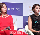[BZ포토] 김하늘-유인영, 극과 극 여교사 매력
