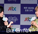 [BZ포토] 문희준-초아, 소율 질투날만한 눈맞춤
