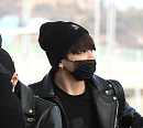 [BZ포토] 방탄소년단 정국, 매니저 바라보는 달달한 눈빛