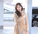 [BZ포토] 수지, 바람에 드러난 가녀린 각선미