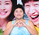 [BZ포토] 김대명, '프리허그도 해드려요~'