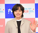 [BZ포토] 여진구, 겨울 남자의 손인사