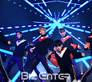 [BZ포토] 세븐틴, 단체 재킷 탈의 댄스
