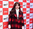 [BZ포토] 김유정, 체크로 멋낸 겨울 소녀