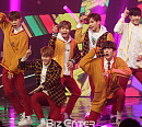 [BZ포토] 아스트로, 알록달록 눈이 즐거운 무대