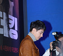 [BZ포토] 조인성, 광채 나는 옆모습...피부 미남?