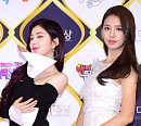 [BZ포토] 아이린-솔빈, 뮤직뱅크 역대 MC들의 미모 대결
