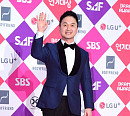 [BZ포토] 장현성, 호쾌한 손인사