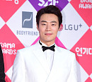 [BZ포토] 이희준, 화이트도 잘 어울리죠?