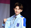 [BZ포토] 일급비밀 용현, 재킷 펄럭이며~