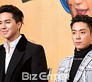 [BZ포토] 송민호-은지원, 훈훈한 YG 선후배