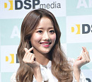 [BZ포토] 에이프릴 나은, 여신의 손하트