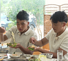 '어서와 한국은' 네팔 라이ㆍ타망, 북한산 불고기&매운 갈비찜 먹방→강릉 바다 홀릭