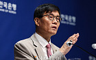 '美 5연속 금리 동결' 8월 한은 결정은…집값·수출에 달려