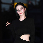 [비즈 포토] 에스파 카리나, 고혹美 발산
