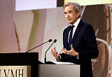  아르노 LVMH 회장, 인생 최대 시험대 올라