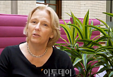 제인-앤 가디아 “성 다양성은 인사 아닌 경영 과제” [2026 여성금융인 국제 콘퍼런스]
