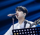 이찬원, 트로피보다 빛나는 비주얼