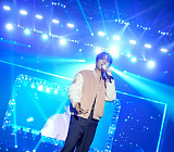 이찬원, 굿즈도 찬란하게…'찬가' MD 야구 티셔츠 출시