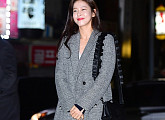 [BZ포토] 경수진, 롱코트로 멋낸 체조 요정