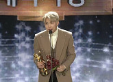 [골든디스크] 방시혁, 제작자상…방탄소년단 랩몬스터 대리 수상