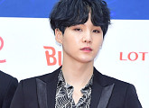[BZ포토] 방탄소년단 슈가, 나른한 눈빛