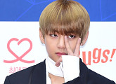 [BZ포토] 방탄소년단 뷔, 장난기 넘치는 브이 포즈