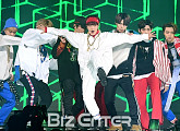 [BZ포토] NCT 127, 신인상 수상했어요~