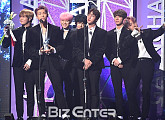 [가온차트뮤직어워즈] 방탄소년단, 4분기 음반 판매량 1위 "기적 같은 일"