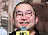[BZ포토] 영화 '임금님의 사건수첩' 연출한 문현성 감독