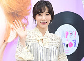 [BZ포토] 태연, 함께 꽃놀이 가고 싶은 비주얼