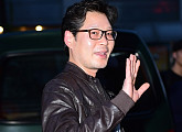 [BZ포토] 유재명, '힘쎈여자 도봉순' 종방연 참석해요